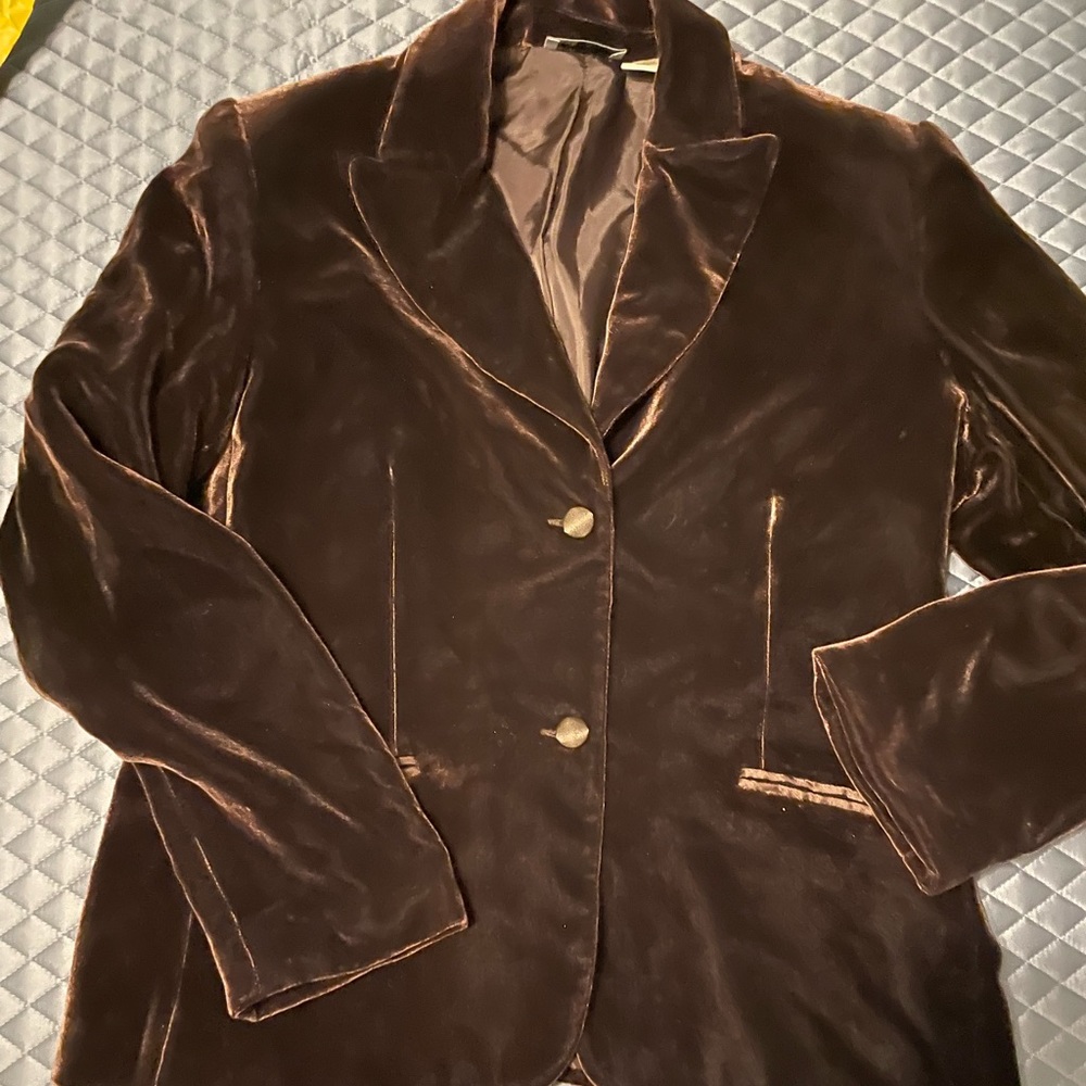 Laura Clement Collection Velvet Blazer.Very beautiful.Barely worn.Size 10. brown